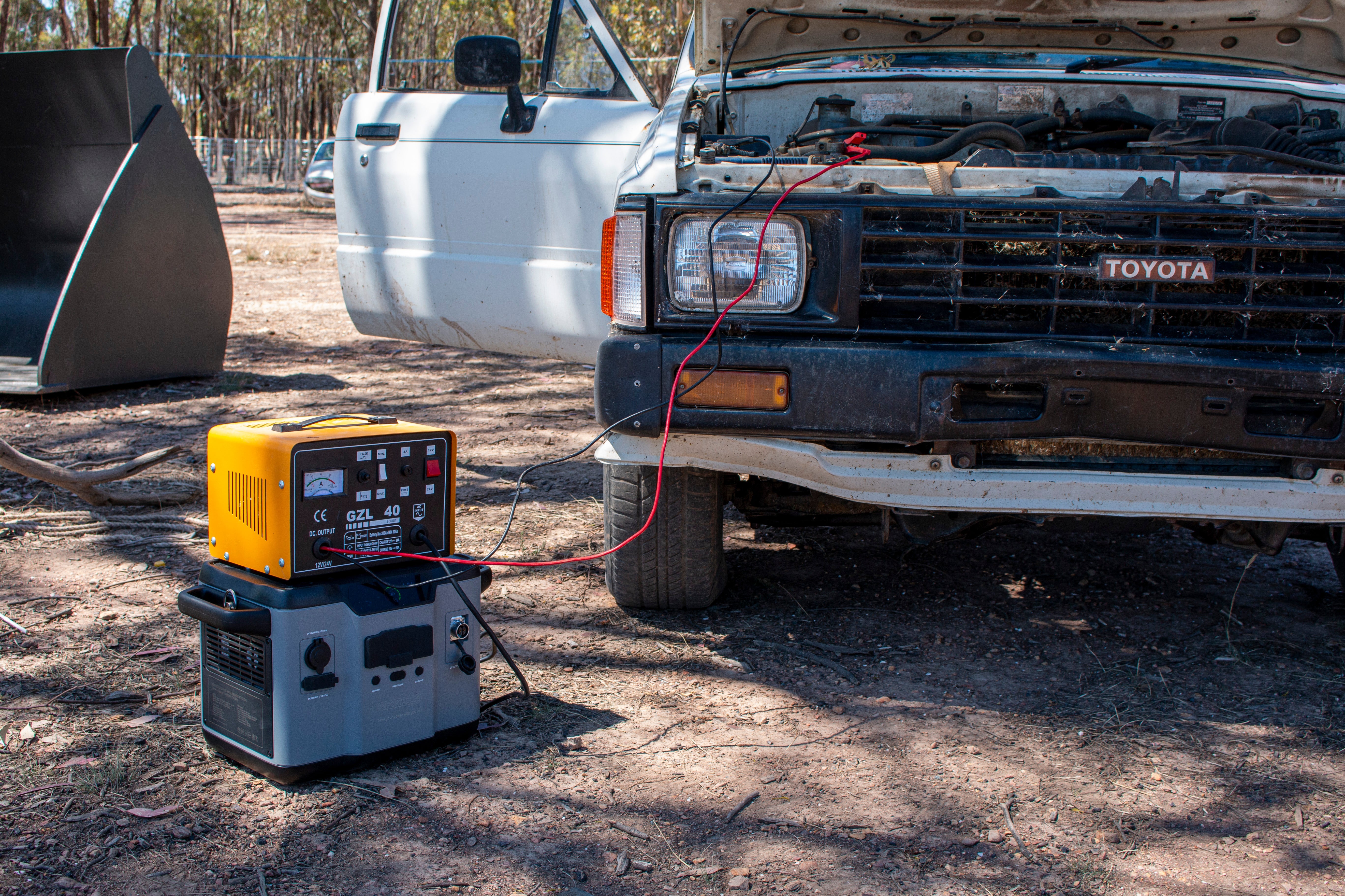 SR Portables Minotaur 1395wh 116ah Portable Lithium Battery Solar Generator / UPS Plus 200w Solar Panel