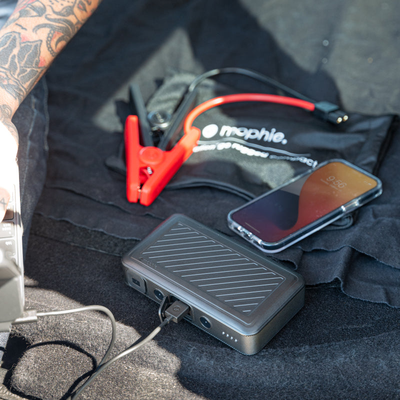 mophie Go-Rugged Portable Powerbank (Jumpstarter) - 8100 mAh